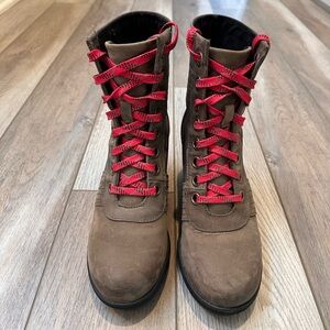 Sorel Lexie wedge boot LIKE NEW